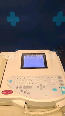 Lot of 1 x Philips Vital Signs Monitor Suresigns VS3 and 1 x GE ECG MAC 1200 ST YOM 2004 (Both power up) *550013784* - 2