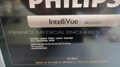 Lot of 5 x Philips Patient Monitors IntelliVue Neonatal MP70 - YOM 10/2009 - S/W L.01.22 - w/ 5 x Philips Modules M3001A - YOM/Refurbished YOM 10/2009 (Powers up) *DE84391734/DE907T8662/DE84391777/DE907T8723/DE84391703/DE907T8528/DE84391705/DE717N3314/DE8 - 24