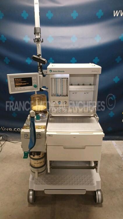 Datex Ohmeda Ventilator Aestiva/5 - S/W 4.8 (Powers up) *amrm00844*