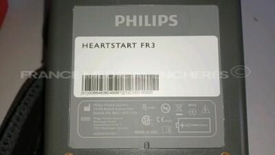 Lot of 3 x Philips Medical Defibrillators Heartstart FR3 - w/ 3 x Philips Batteries 989803150161 (All power up - French Language) *C18K-00404/C18F-00044/C15D-00500* - 10