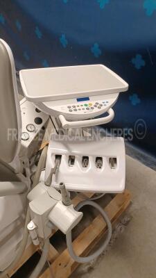 Belmont Dental Chair Clesta 2 - YOM 2012 with handpieces MiniMate and 2x Bien MX - deinstalled in 2023 declared functional by the seller - 2