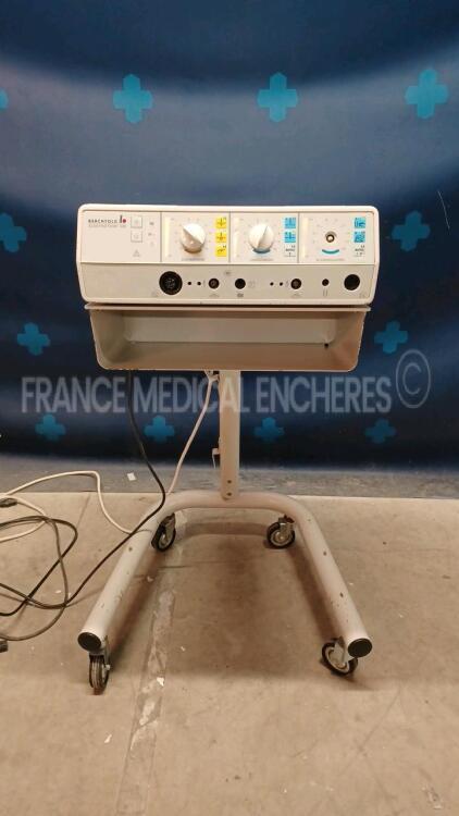 Berchtold Electrosurgical Unit Elektrotom 5305Powers up) *e10034*