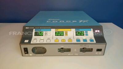 Valleylab Electrosurgical Unit/Electrosurgical Generator Force FX - 8A (Powers up) *F9F9821A*