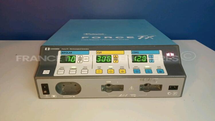 Valleylab Electrosurgical Unit/Electrosurgical Generator Force FX - 8A (Powers up) *F9F9821A*