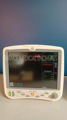 Lot of 2 x GE Medical Patient Monitors Dash 5000 - YOM 2008/2012 - S/W 7.3 - Options 4PS - CO2 - 12SL - ACI-TIPI - TEND HT-AMPL - Network - Cardio Pulmonary - Cardiac - FIB Atrial - ECG Intellirate - AVOA Plus (Both Power Up - French Language - Cosmetic - 5