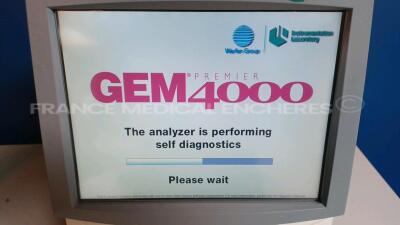 Instrumentation Laboratory Blood Gas Analyzer GEM Premier 4000 - S/W A.3.3.99.1 (Powers up - French Language - See Pictures) *16039640* - 4