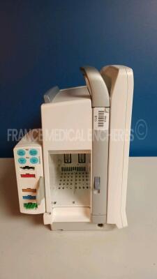 GE Patient Monitor Carescape B650 - YOM 2012/12 - w/ 1 x GE Module E-PSMP-01 - YOM 2013/12 (Powers up - French Language - See Pictures) *SEW12504802HA/7057913* - 2