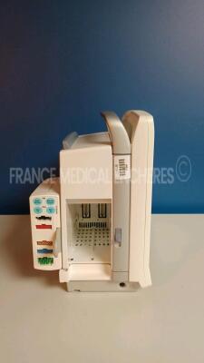 GE Patient Monitor Carescape B650 - YOM 2012/12 - w/ 1 x GE Module E-PSMP-01 - YOM 2012/12 (Powers up - French Language - See Pictures) *SEW12504801HA/6927437* - 2