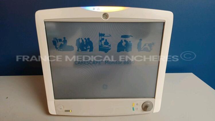 GE Patient Monitor Carescape B650 - YOM 2012/12 - w/ 1 x GE Module E-PSMP-01 - YOM 2016/08 (Powers up - French Language - See Pictures) *SEW12504795HA/8009298*