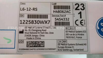 GE Healthcare Ultrasound Versana Essential VA - YOM 03/2019 - Version R1.0.0 - in excellent condition - tested and controlled by OEM - Ready for clinical use - w/ 1 x GE Transducer C2-5-RS - YOM 2019 and 1 x GE Transducer L6-12-RS - YOM 2023 (Powers up - - 14