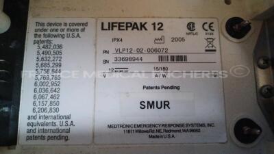 Medtronic/Physio-Control Defibrillator/Monitor Lifepak 12 - YOM 2005 - S/W 3011371-134 - User Test Passed - Multilingual Device - Missing Paddles - w/ 1 x ECG Leads and 1 x SPO2 Sensors and 1 x Cuff (Powers up - Slight Scratches - Batteries not included - - 18