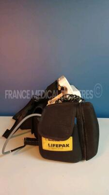 Medtronic/Physio-Control Defibrillator/Monitor Lifepak 12 - YOM 2005 - S/W 3011371-134 - User Test Passed - Multilingual Device - Missing Paddles - w/ 1 x ECG Leads and 1 x SPO2 Sensors and 1 x Cuff (Powers up - Slight Scratches - Batteries not included - - 7