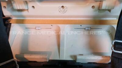 Medtronic/Physio-Control Defibrillator/Monitor Lifepak 12 - YOM 2008 - S/W 3011371-134 - User Test Passed - Multilingual Device - Missing Paddles - w/ 1 x ECG Leads and 1 x SPO2 Sensors (Powers up - Slight Scratches - Batteries not included - See Pictures - 9