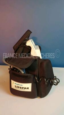 Medtronic/Physio-Control Defibrillator/Monitor Lifepak 12 - YOM 2008 - S/W 3011371-134 - User Test Passed - Multilingual Device - Missing Paddles - w/ 1 x ECG Leads and 1 x SPO2 Sensors and 1 x Cuff (Powers up - Slight Scratches - Batteries not included - - 3