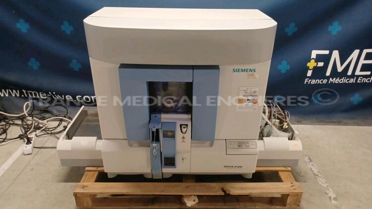 Siemens Hematology Analyzer Advia 2710i -YOM 2013 (Powers up) *IR2310331*