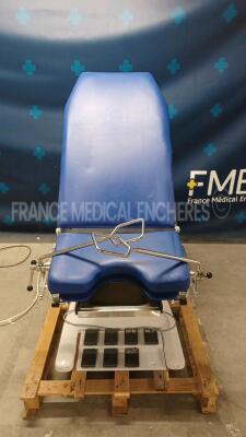 Medifa Gynecology Examination Chair 400330 incomplete (Powers up) *6662* INV 0050041