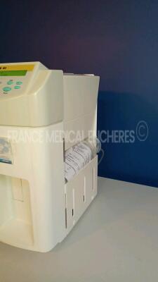 Horiba Medical Hematology Analyzer ABX Micros 60 OS - YOM 2015 - S/W 1.7.4 (Powers up - French Language - See Pictures) *401OS93759* - 2