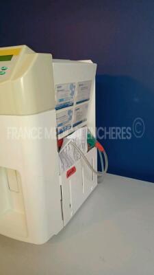 Horiba Medical Hematology Analyzer ABX Micros 60 OS - S/W 1.7.4 (Powers up - French Language - See Pictures) *603OS80008* - 2