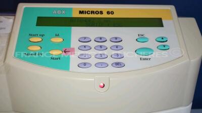 Horiba Medical Hematology Analyzer ABX Micros 60 OS - S/W 1.7.4 (Powers up - French Language - See Pictures) *603OS80008* - 5