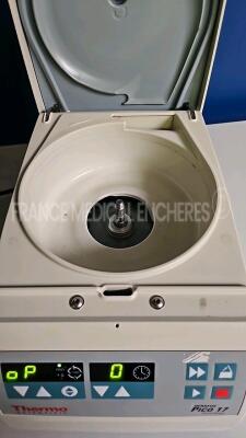 Lot of 1 x Olympus Microscope Unknown Model and 1x Thermo Centrifuge Pico 17 YOM 2009 (Both power up) *446406/40864786* - 8