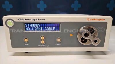 Smith and Nephew Xenon Light Source 500XL YOM 2013 (Powers up) *4004*