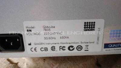 QIAGEN DNA RNA Purification System QIAcube (Powers up) - 7