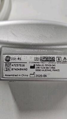 GE Ultrasound Vivid S6 - YOM 03/2014 - S/W 12.2 one probe plug to be repaired see picture -one missing wheel housing - cosmetic damage ( see picture) Options ATO/ASO - TM anatomic - tissue velocity imaging and tissue tracking - logiq view - virtual convex - 15