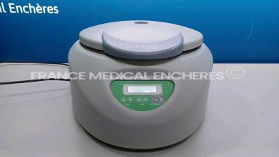 Adip’Sculp Centrifuge Adip’Spin (powers up) *01020816090404*