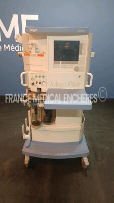 Drager Ventilator Julian - S/W 3.02 (Powers up)