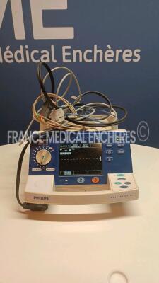 Philips Defibrillator Hearstart XL - YOM 2005 (Powers up) *US004439441*