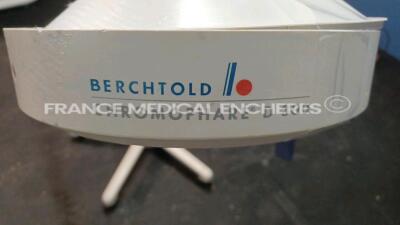 Berchtold Mobile Operating Light Chromophare D300 - See pictures of the damage (Powers up) - 6