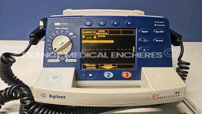 Agilent Defibrillator Heartstream XL - french language (Powers up) *US00104239*