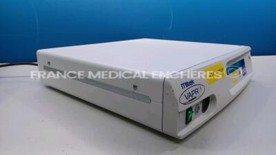 Mixed lot including 1 x Mitek Electrosurgical Unit VAPR 3 - YOM 2005 - S/W 1.02 and 1 x Lut Light Led Source e-Vision Aura - Yom 2013 (Both Power up) *0522241/454763* - 4