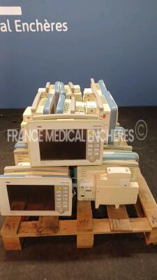 Lot of 19 x Drager Patient Monitors Infinity Delta - S/W VF9.1-W Missing Power Supplies - German Language (All power up - See Pictures)