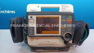 Medtronic/Physio-Control Defibrillator/Monitor Lifepak 12 - YOM 2006 - S/W 3011371-134 - User Test Passed - Multilingual Device - With 1 x Battery - Missing Paddles (Powers up - See Pictures) *34064334*