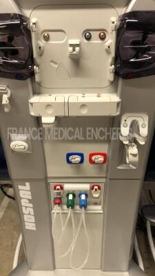 Lot of 2 Gambro Dialysis Evosys - YOM 2012 - S/W 8.21.00 - Count 29130H and 30548H (Both power up) - 9