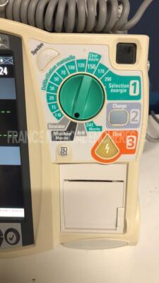 Philips Defibrilator Heartstart MRX - YOM 2010 - S/W F.03.07 w/ Philips Paddles and Philips Battery M3539A and Philips Battery M3538A (Powers up) - 5