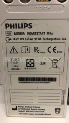 Philips Defibrilator Heartstart MRX - YOM 2010 - S/W F.03.07 w/ Philips Paddles and Philips Battery M3539A and Philips Battery M3538A (Powers up) - 12