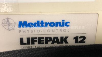 Medtronic Defibrillator Lifepak 12 - YOM 2006 w/ ECG sensor (Powers up) - 8