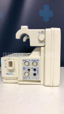 Welch Allyn Patient Monitor Propaq 246 - YOM 2004 - S/W 3.50.00 w/ Adult NIPB cuff and ECG hose (Powers up) - 2