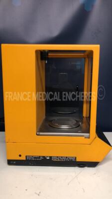 Sartorius Pharmacy Preparation Scale 1602001 (Powers up) - 2