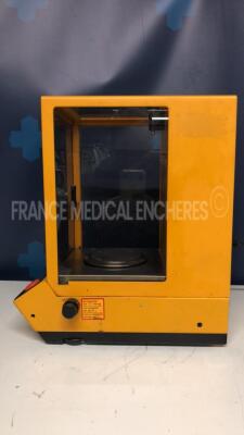 Sartorius Pharmacy Preparation Scale 1602001 (Powers up) - 3