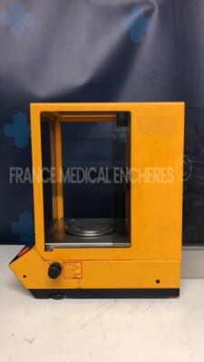 Sartorius Pharmacy Preparation Scale 1602001 (Powers up) - 4