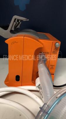 Drager Ventilator Oxylog 3000 - YOM 2004 - S/W 01.24 w/ power supply and expiration hoses (Powers up) - 3