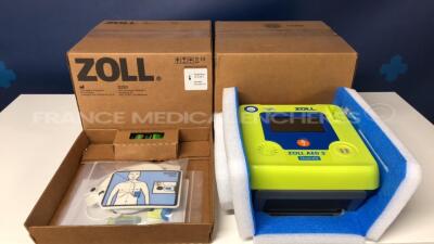 Lot of 2 ZOLL Defibrilator AED 3 Trainers original box never used - Dutch Language