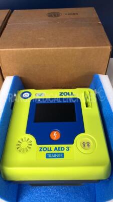 Lot of 2 ZOLL Defibrilator AED 3 Trainers original box never used - French Language - 2