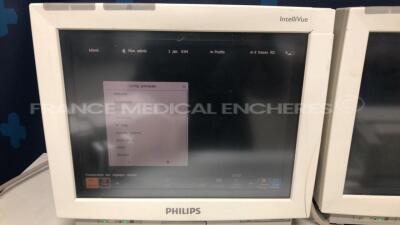 Lot of 2 Philips Patient Monitors MP70 - YOM 2003 w/ Philips module racks (Both power up) - 4