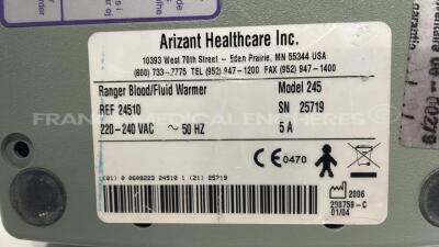 Lot of 2 Arizant Baer Hugger Fluid Warmers Ranger 245 - YOM 2002 and 2006 - no power cables (Both power up) - 6