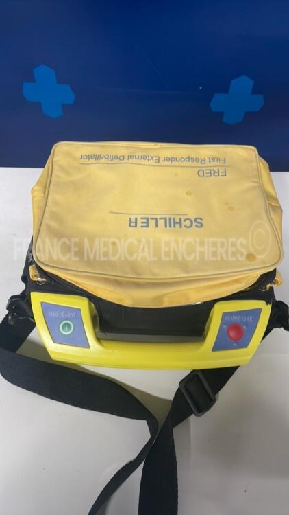 Schiller Defibrillator Fredbi E - YOM 2006 - missing battery charger - Untested