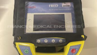 Schiller Defibrillator Fredbi E - YOM 2005 - missing battery charger - Untested - 2